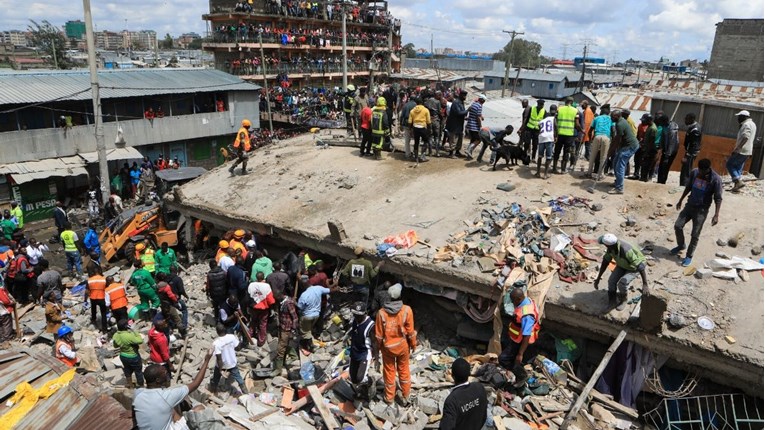 FOTO Srušila se zgrada u Nairobiju, ima zarobljenih pod ruševinama